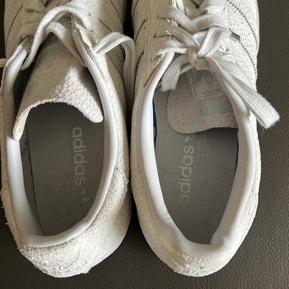 Adidas superstar sneakers, 10.5, light gray snakeskin texture - Picture 5 of 6